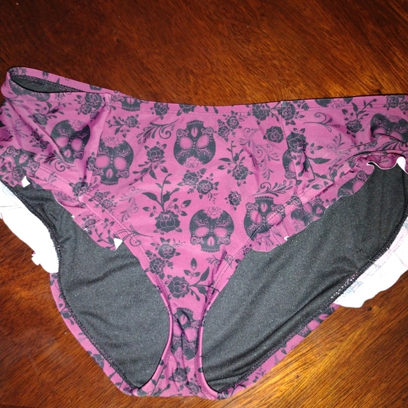 Hot topic skull bikini - Picture 2 of 7